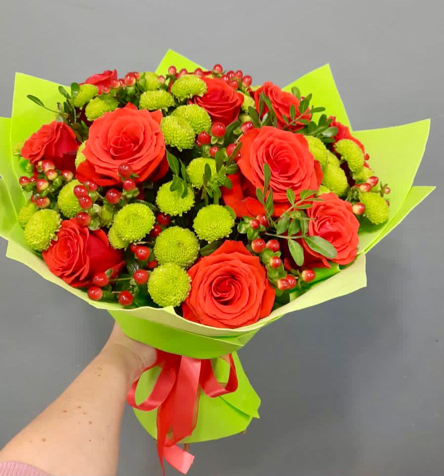 Букет цветов из: Хризантемы и Розы в Мишутино