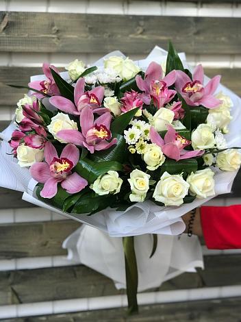 Букет цветов из: Розы и Хризантемы в Мишутино
