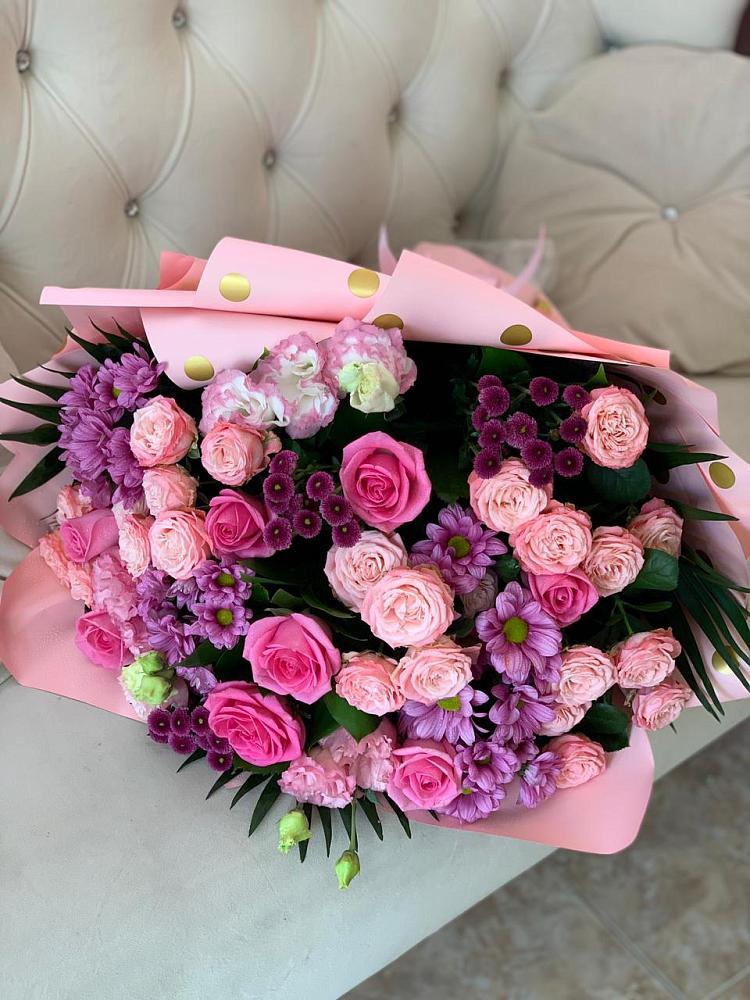 Букет цветов из: Хризантемы, Розы и Лизиантусы в Мишутино