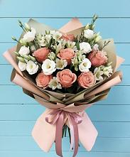Букет цветов из:  Розы, Альстромерии и Лизиантусы в Мишутино
