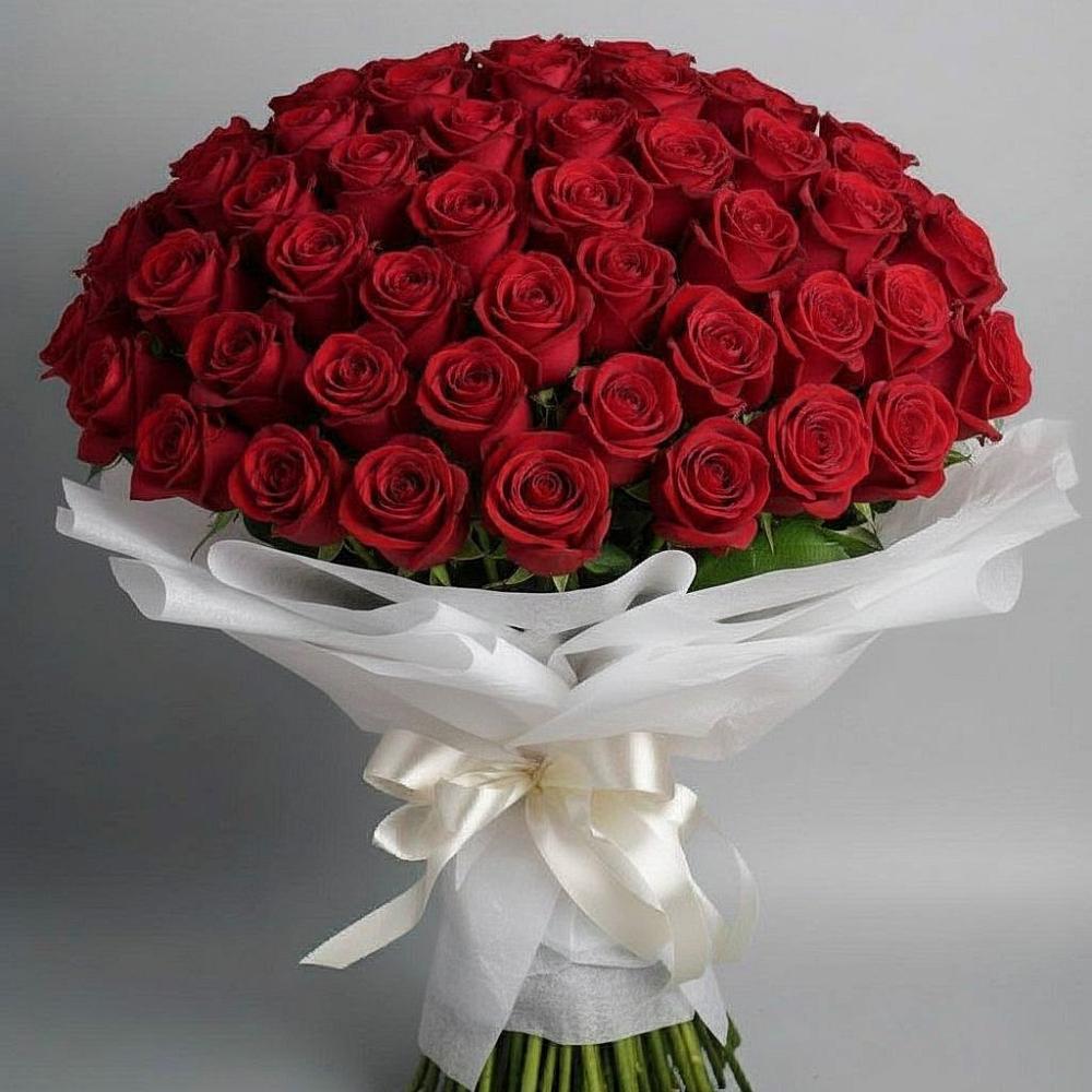 Букет 101 Красная роза Блэк Мэджик в Мишутино