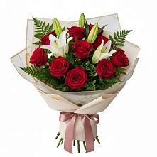 Букет цветов из:  Лилии и Розы в Мишутино