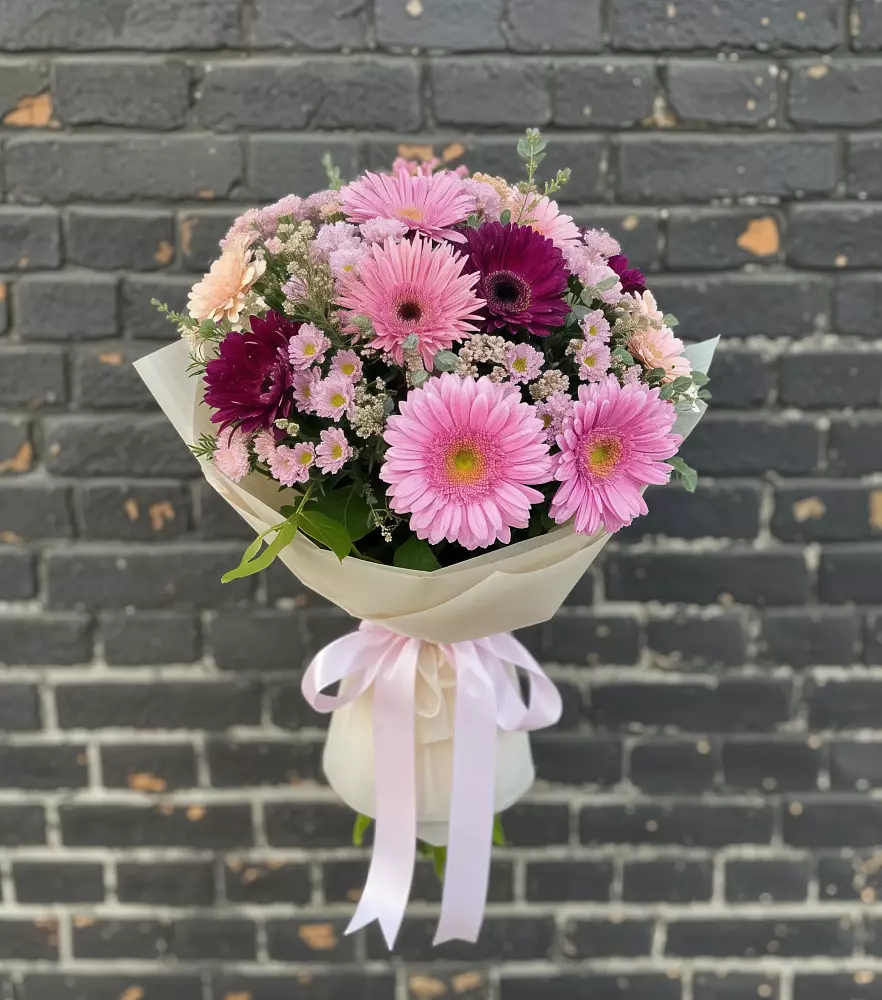 Букет цветов из: Герберы и Хризантемы в Мишутино