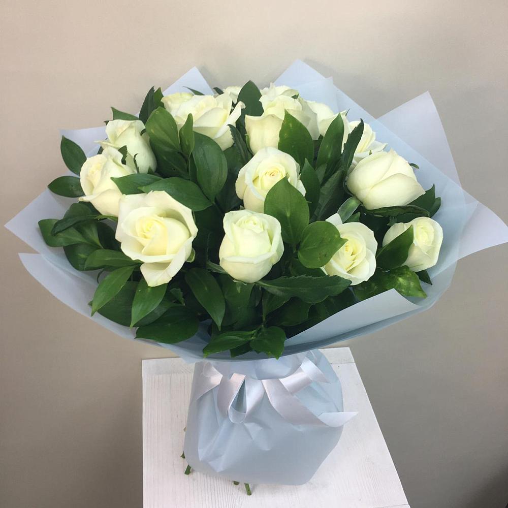 Букет 15 Белых роз Проуд в Мишутино