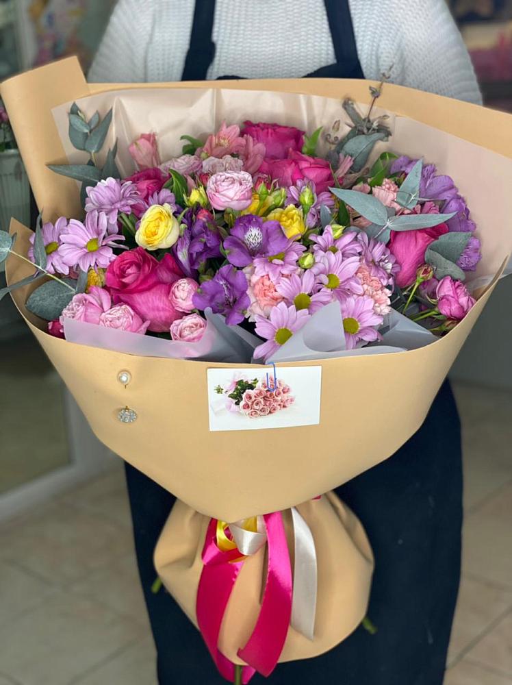 Букет цветов из: Хризантемы, Гвоздики и Альстромерии в Мишутино