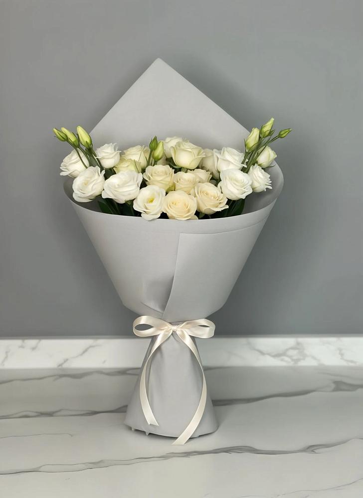 Букет цветов из: Розы и Лизиантусы в Мишутино