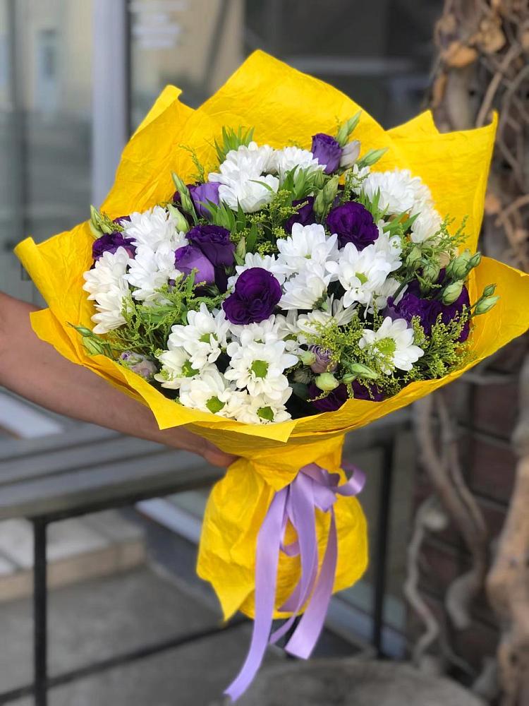 Букет цветов из: Ирисы, Хризантемы и Ромашки в Мишутино