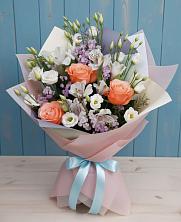 Букет цветов из:  Лизиантусы, Розы, Альстромерии и Гипсофила в Мишутино