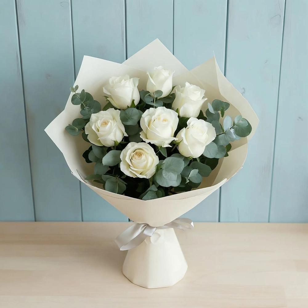 Букет Белые розы в Эвкалипте в Мишутино
