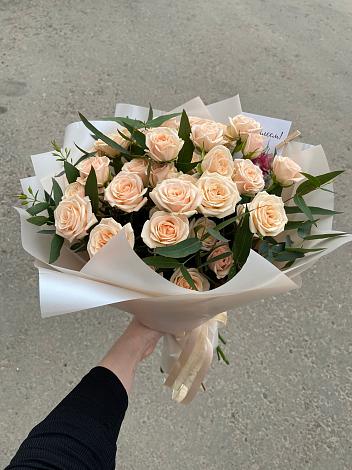 Букет Кремовые розы Латте в Мишутино