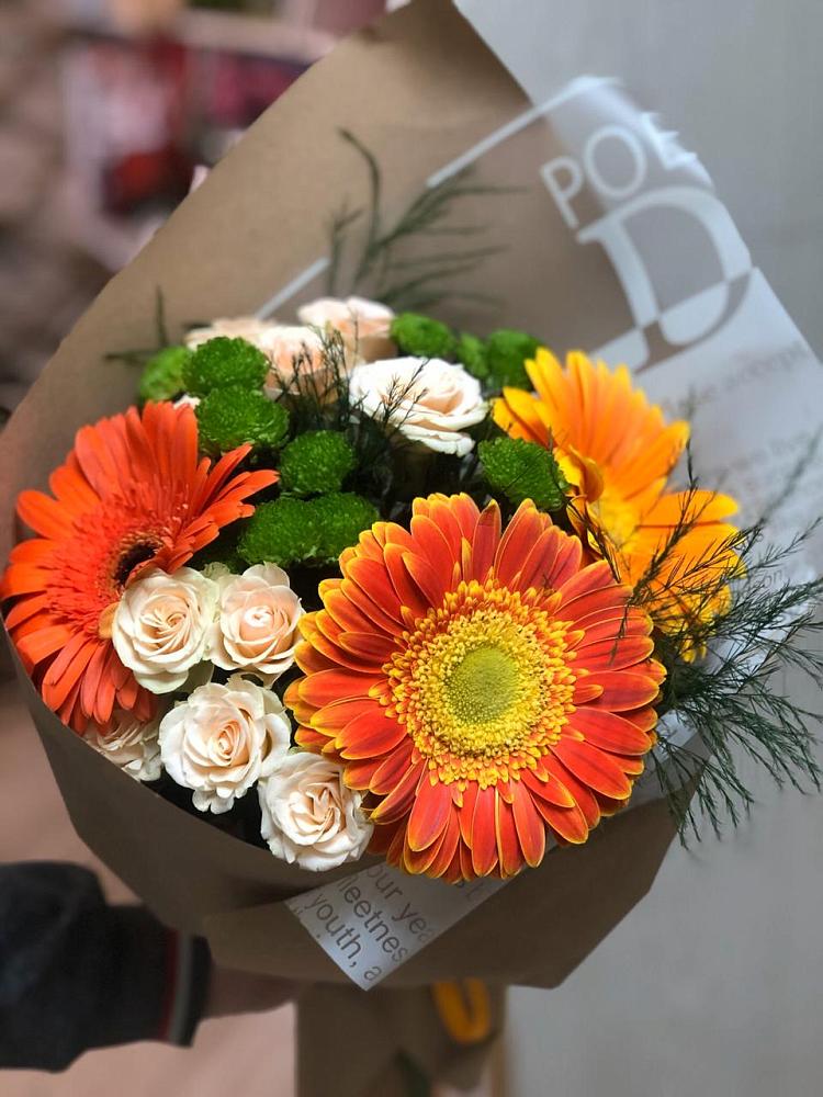 Букет цветов из: Герберы, Хризантемы и Розы в Мишутино