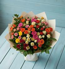 Букет Микс из разноцветных кустовых роз в Мишутино